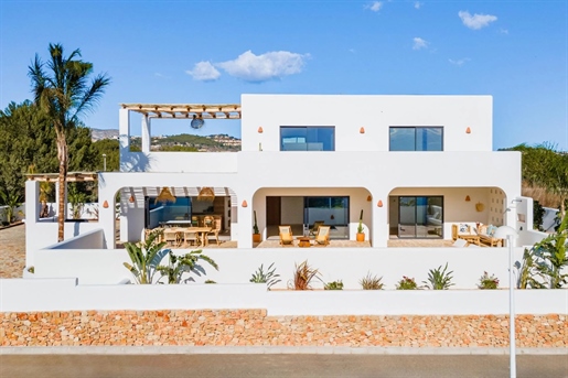 Villa estilo ibiza llave en mano con vistas al mar en moraira