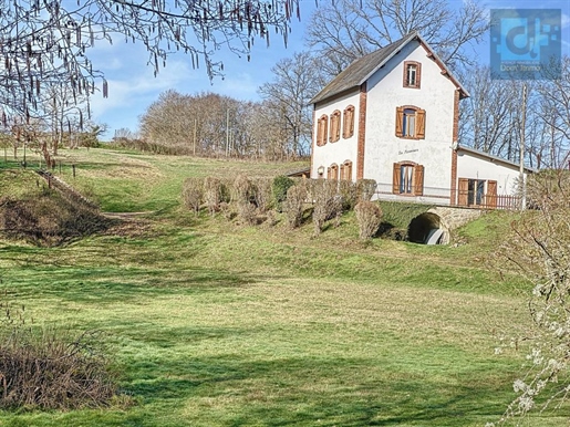 Maison d'habitation édifiée sur un terrain de 1,9 hectares
