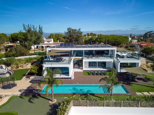 Luxurious Contemporary 5 Bedroom Villa with stunning ocean views