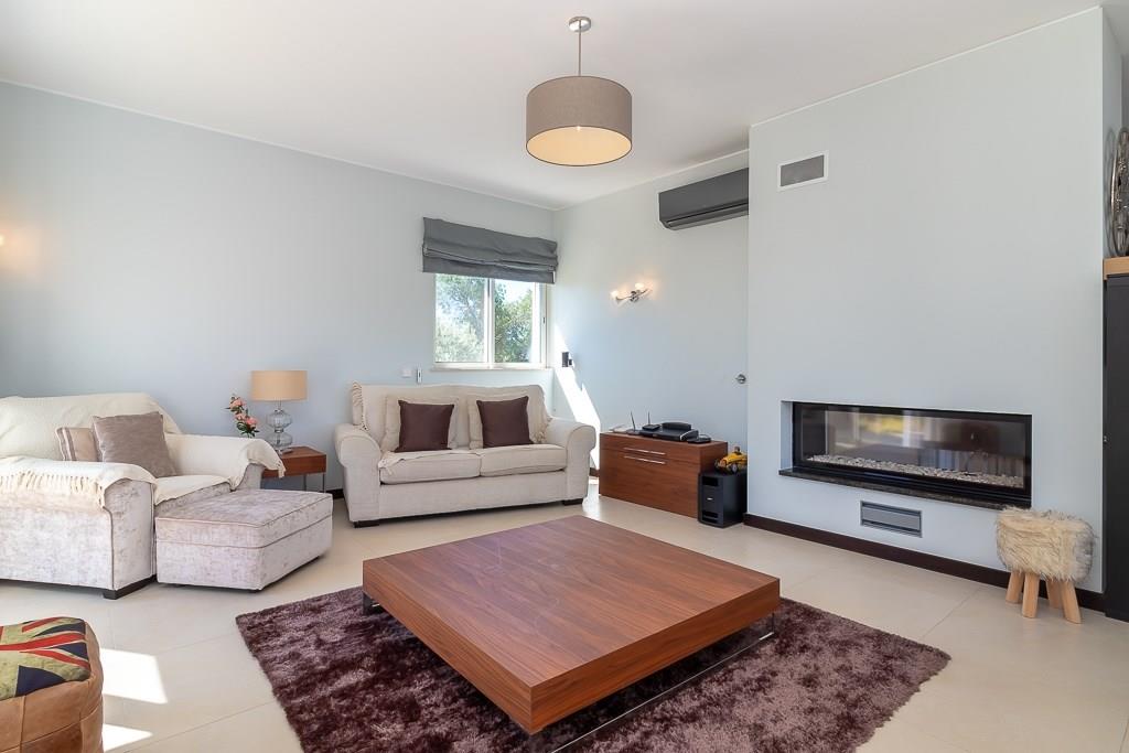 Villa met 4+1 slaapkamer en uitzicht op het zwembad en de golfbaan in het Vale da Pinta Golf Resort