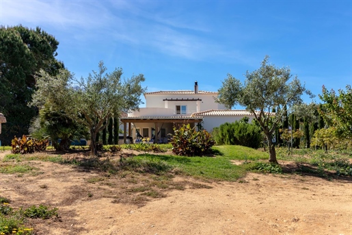 Charming 3 Bedroom villa set area of Vale del Rei with Picturesque Views