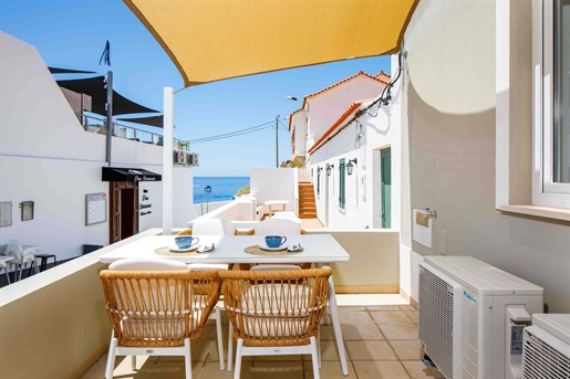 This recently renovated rental property, in the heart of Carvoeiro village