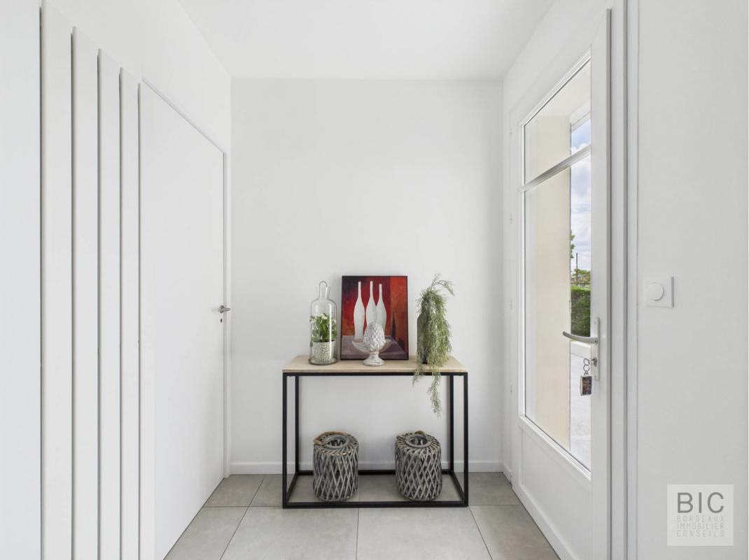 Purchase: House (33700)