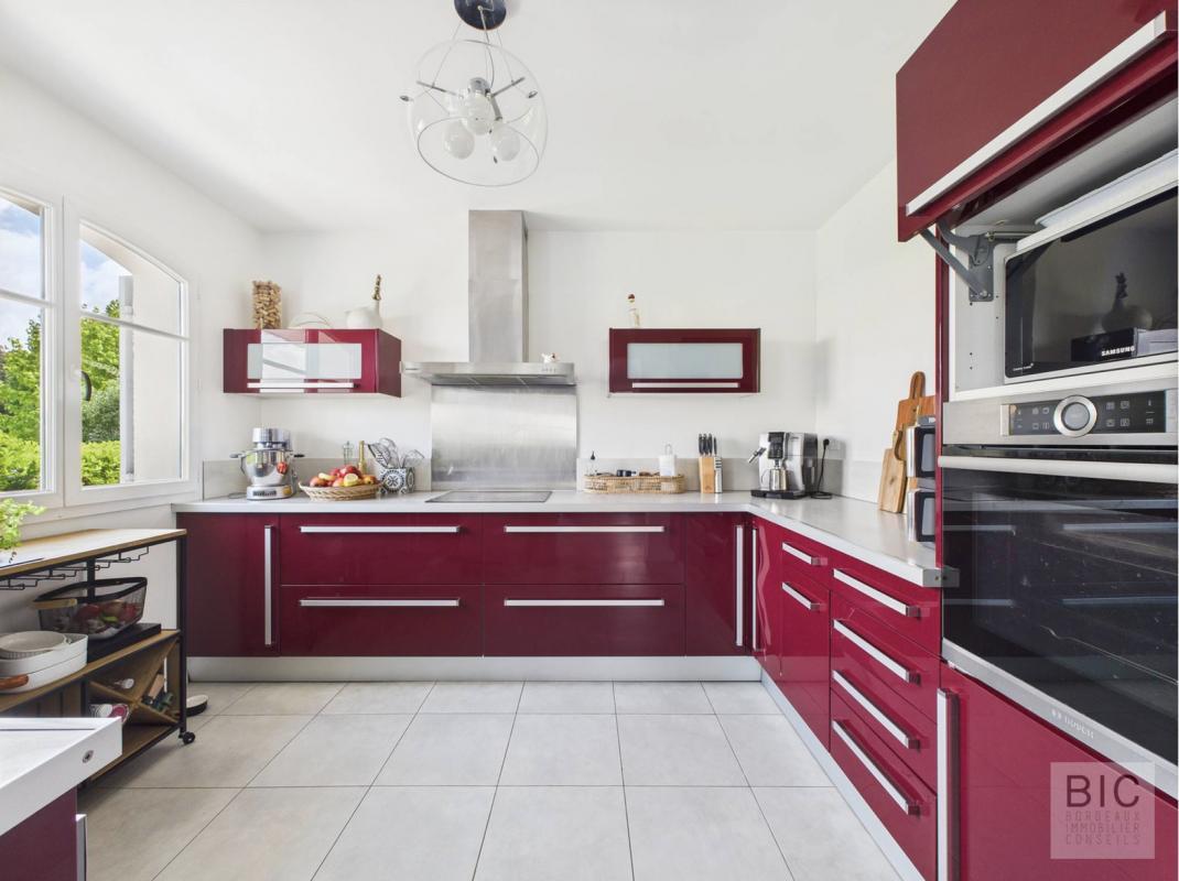 Purchase: House (33700)