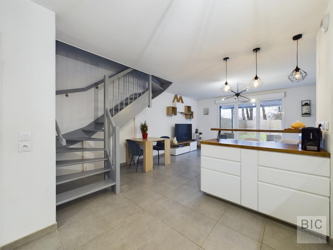 Purchase: House (33700)