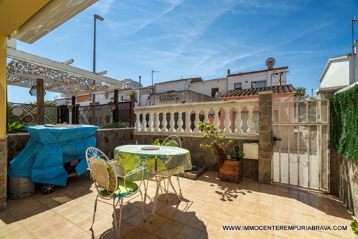 Jolie maison mitoyenne proche des commerces