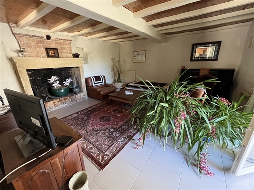 Ref 72220 Thouars Beautiful house of 172 m2 in pleasant and quiet setting with views of the countrys