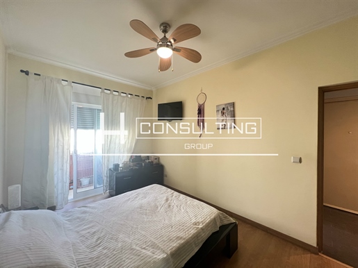 Flat T2 Sell in Venteira,Amadora