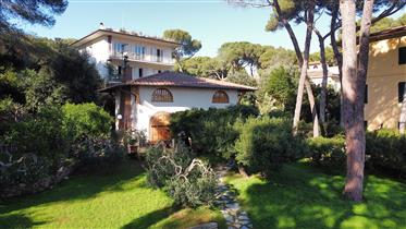 An exclusive Villa overlooking the Sea of Castiglioncello