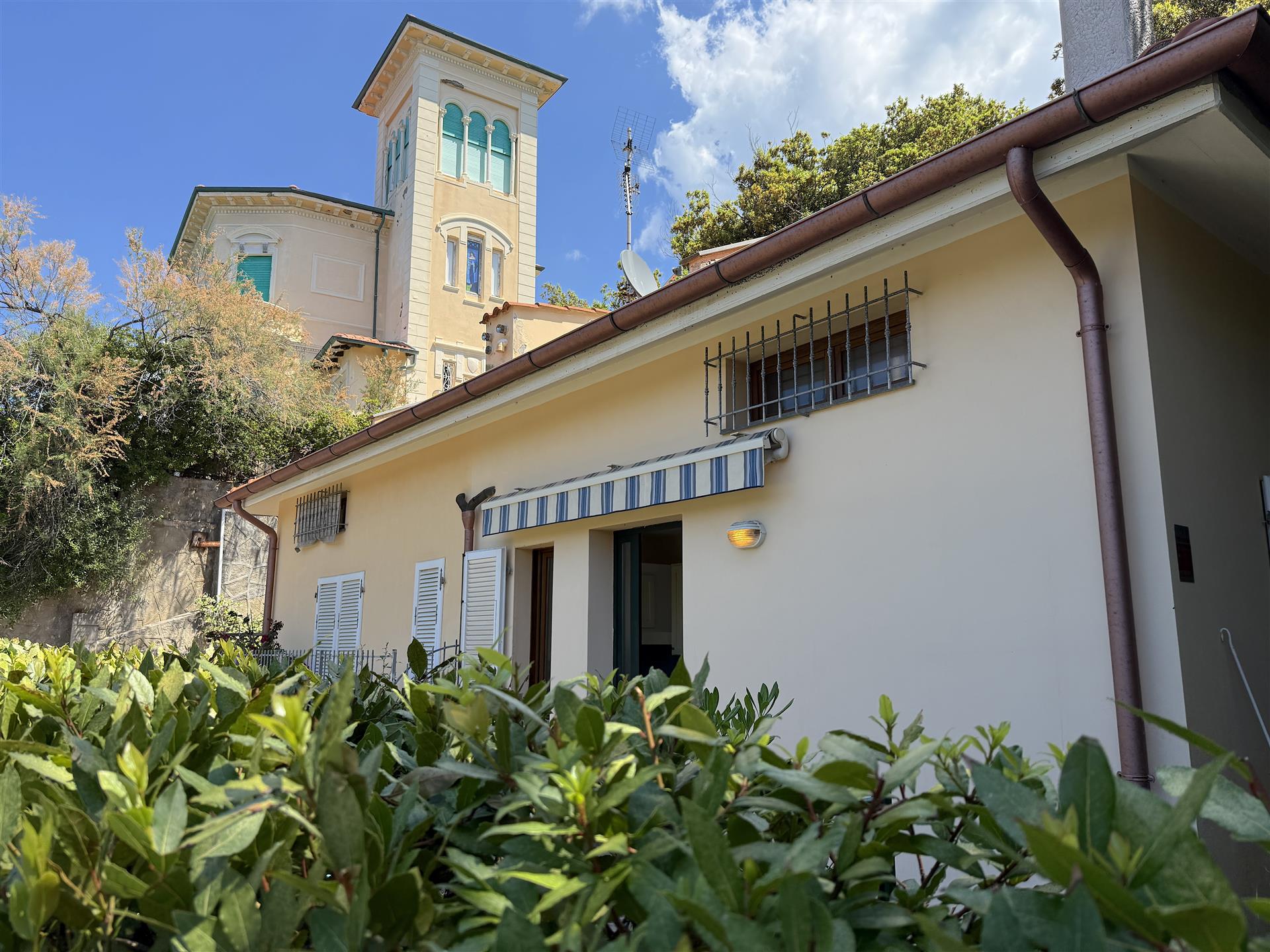 Castiglioncello: Your Corner of Paradise in front of the Sea (Top Price!) ? ☀️