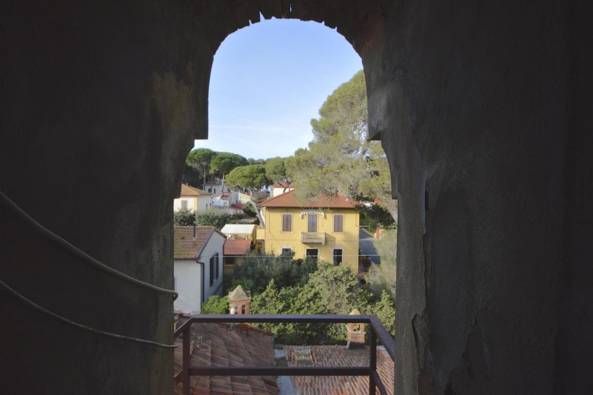 Historic villa with sea view and large garden