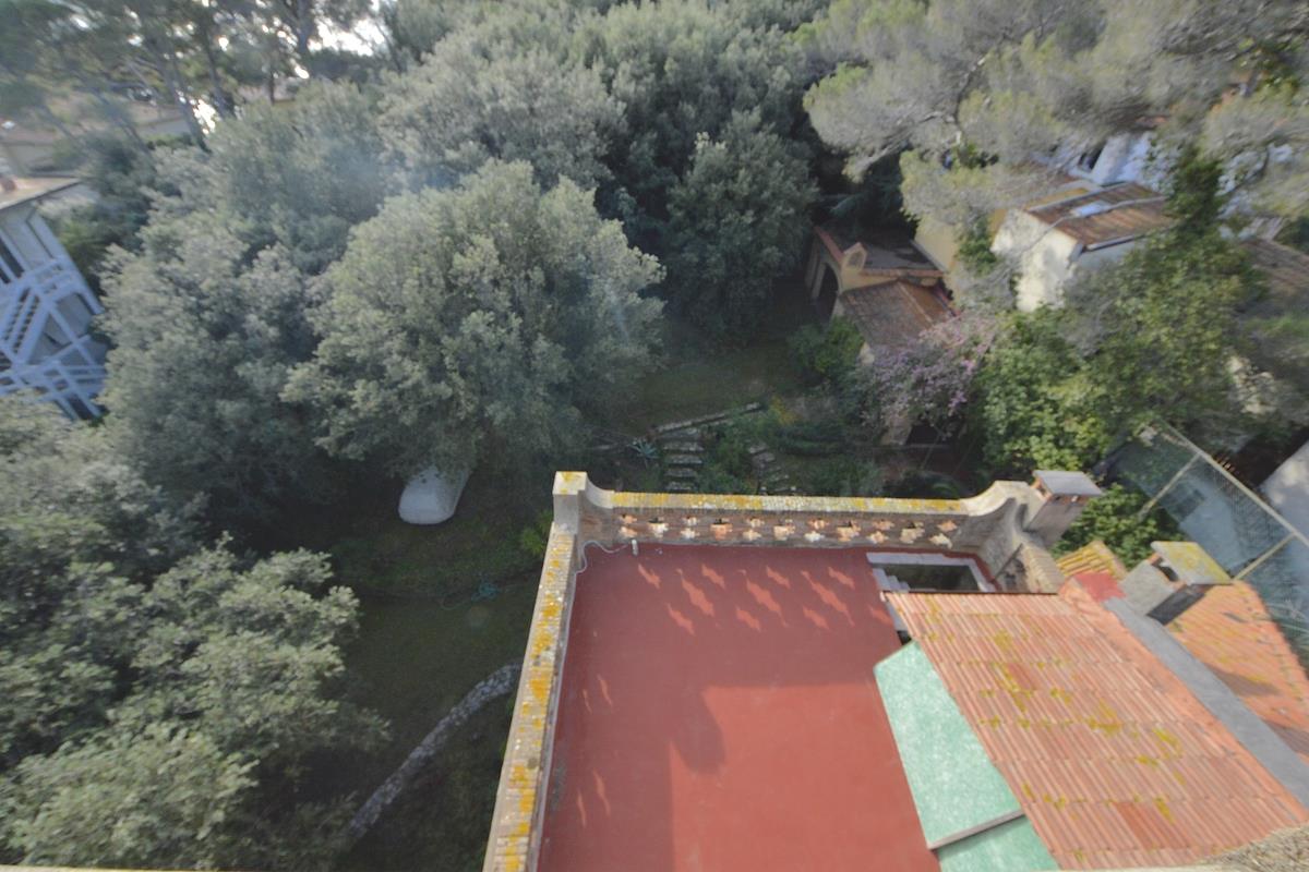 Historic villa with sea view and large garden