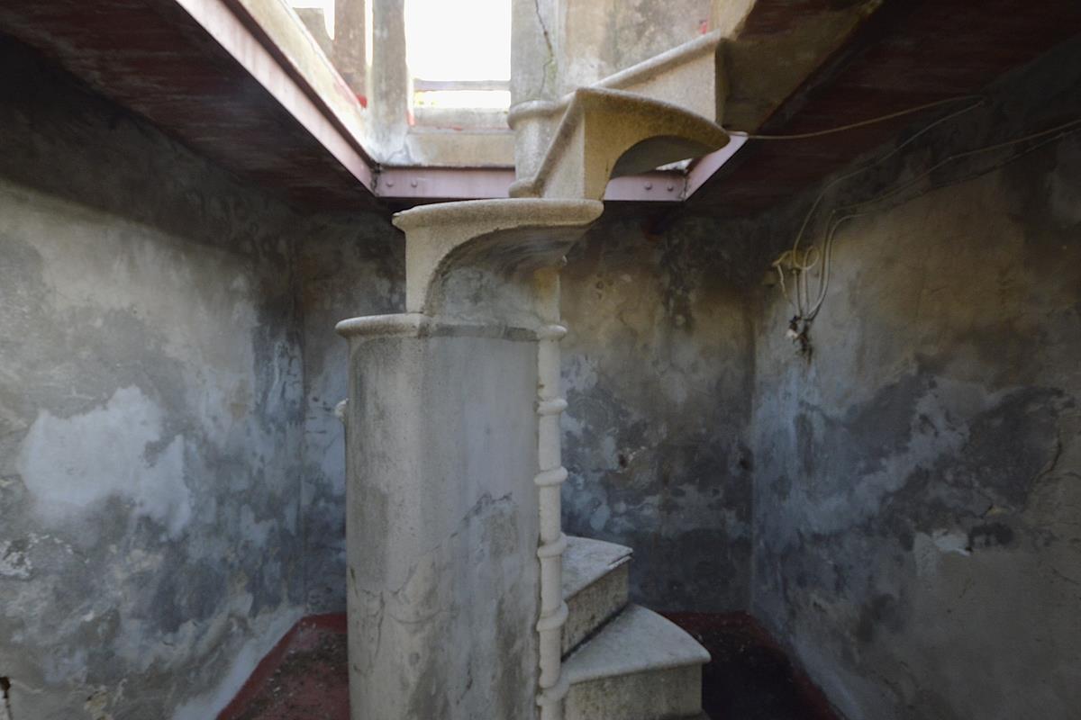 Historic villa with sea view and large garden