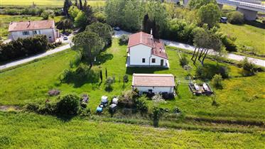 Загородный дом на Пизанских холмах всего в нескольких минутах езды от моря Кастильончелло