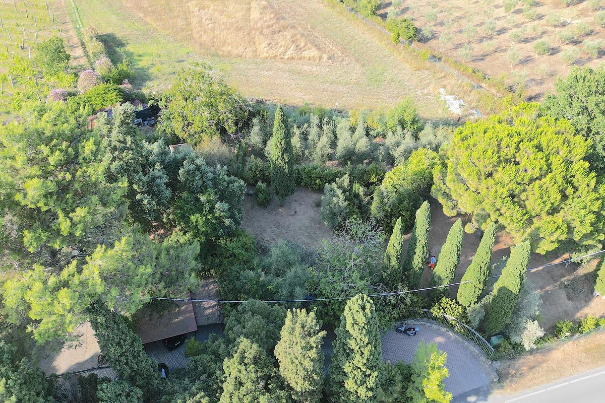 Portion of villa with private park 