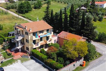 Un grazioso Appartamento con giardino nella prima campagna di Rosignano
