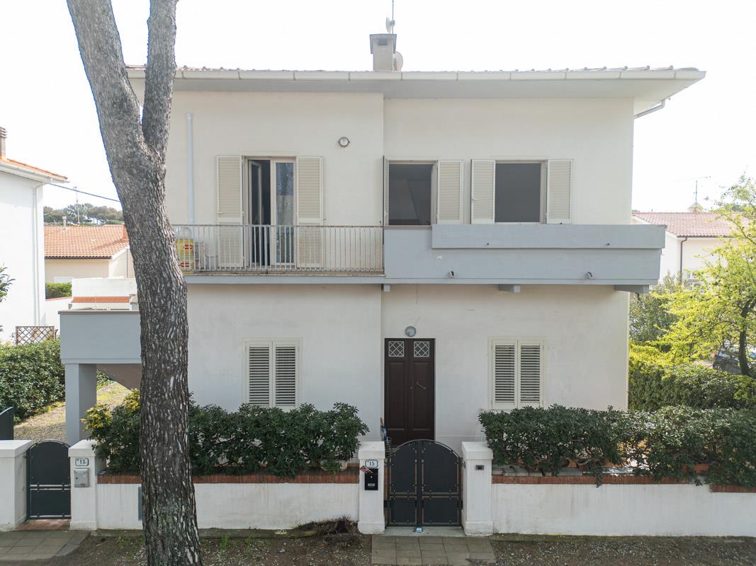 Stanovanje s vrtom i garažom u Rosignanu Solvayu