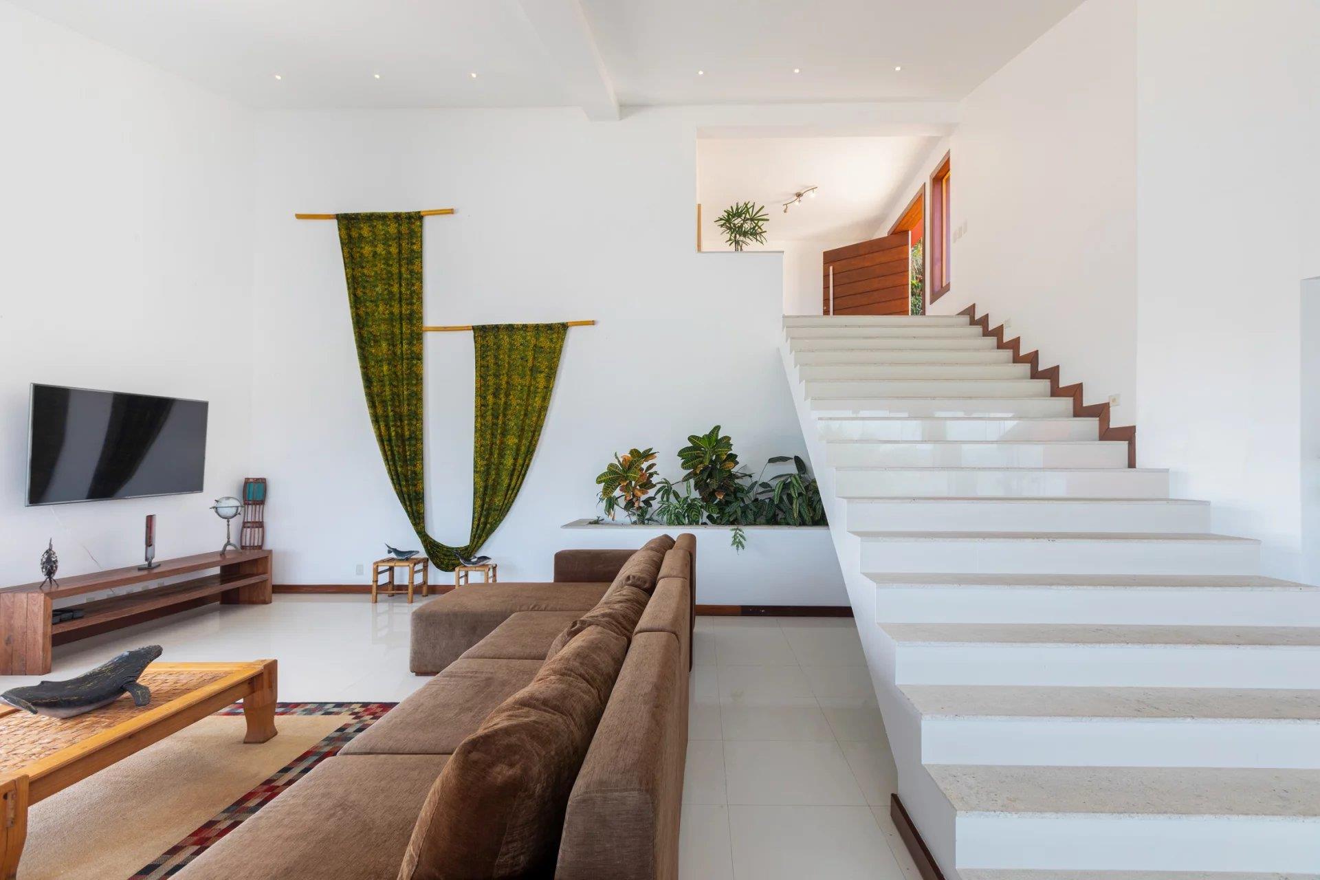 Ang006 - Magnificent 8 bedroom house with pool in Angra