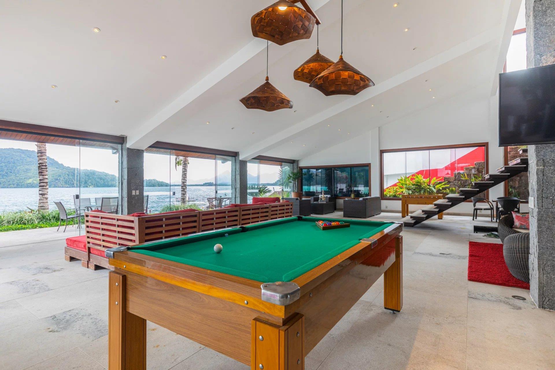 Ang006 - Magnificent 8 bedroom house with pool in Angra