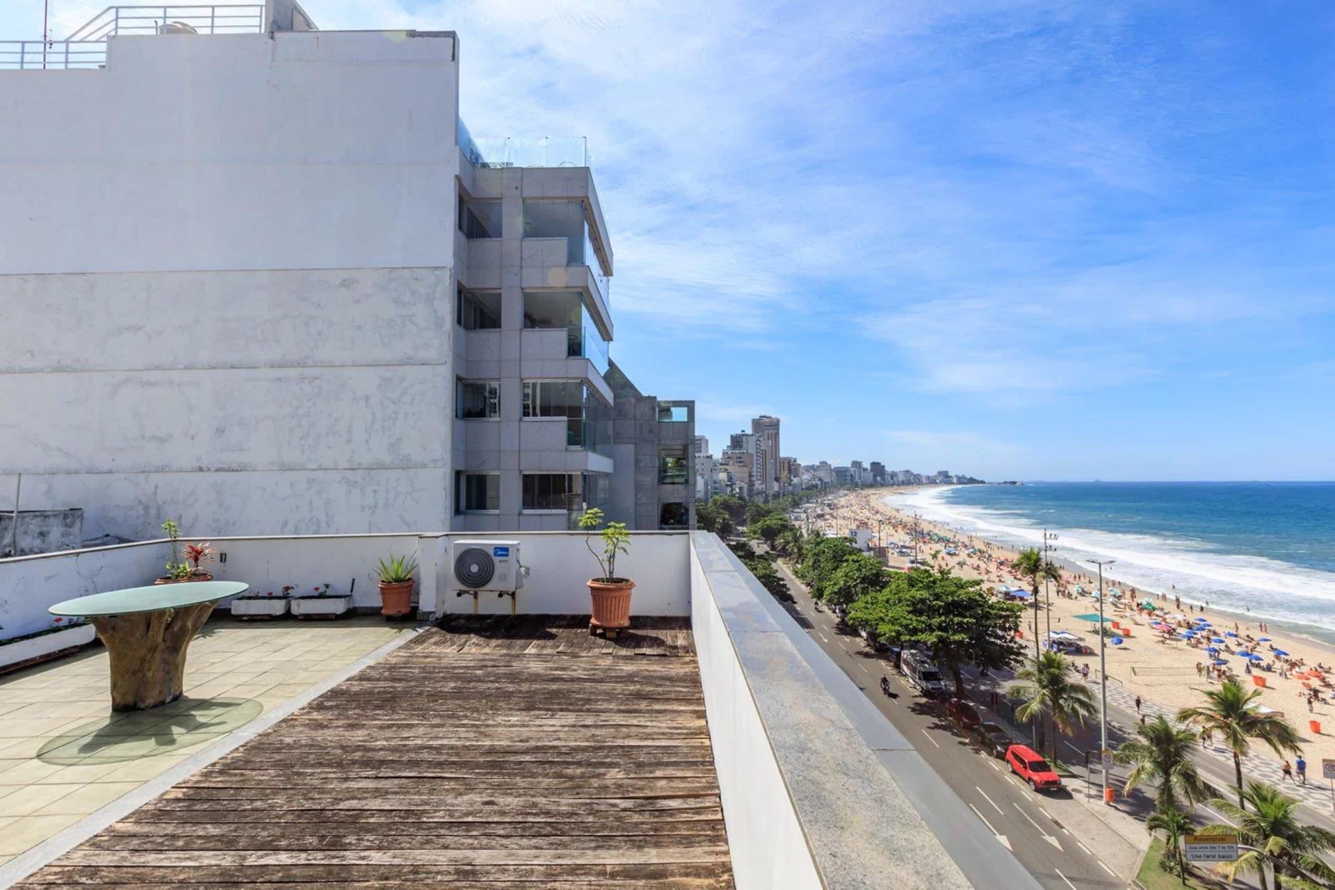 Rio463 – Seafront Duplex Penthouse in Leblon