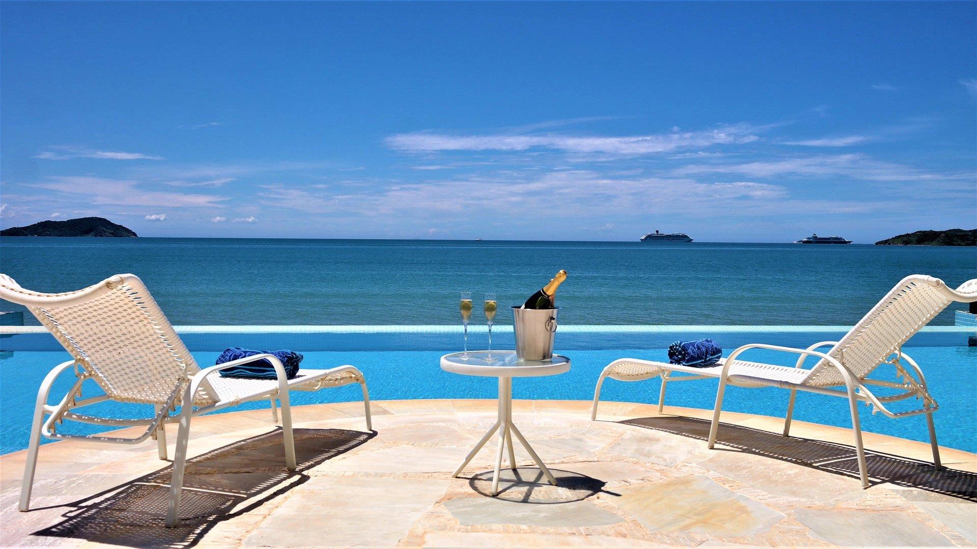 Buz043 - Luxury villa with sea front pool in Buzios
