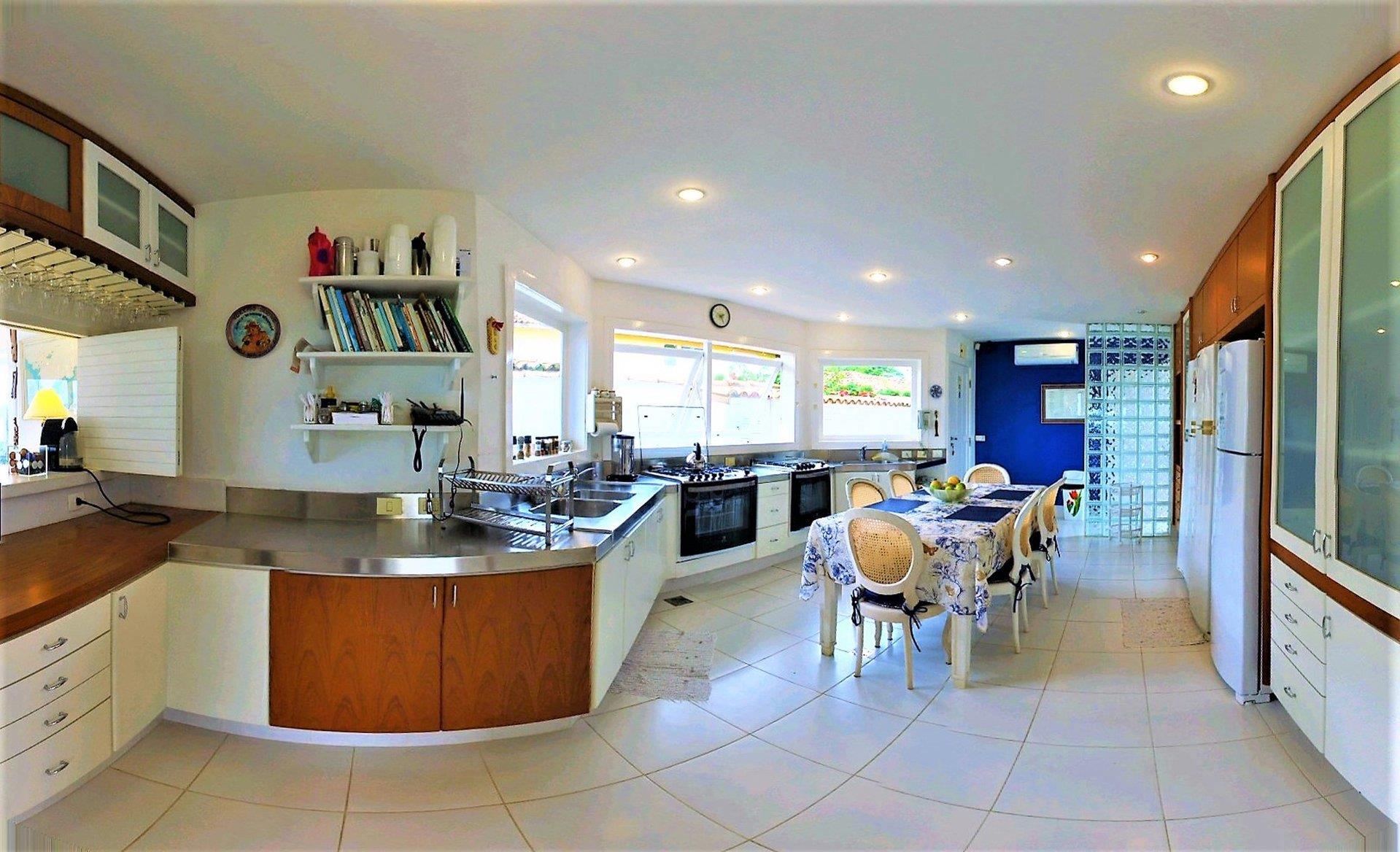 Buz043 - Luxury villa with sea front pool in Buzios