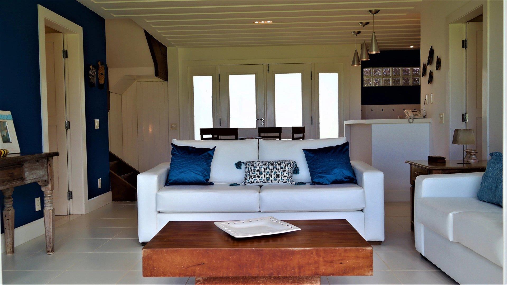 Buz043 - Luxury villa with sea front pool in Buzios