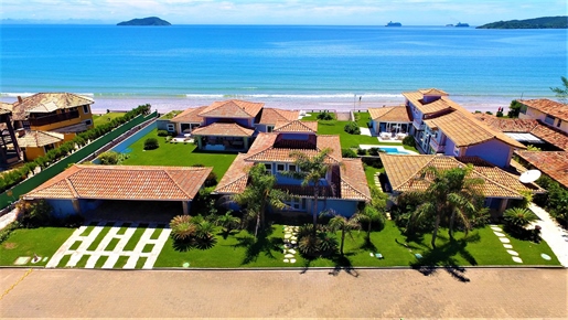 Buz043 - Villa de lujo con piscina frente al mar en Búzios