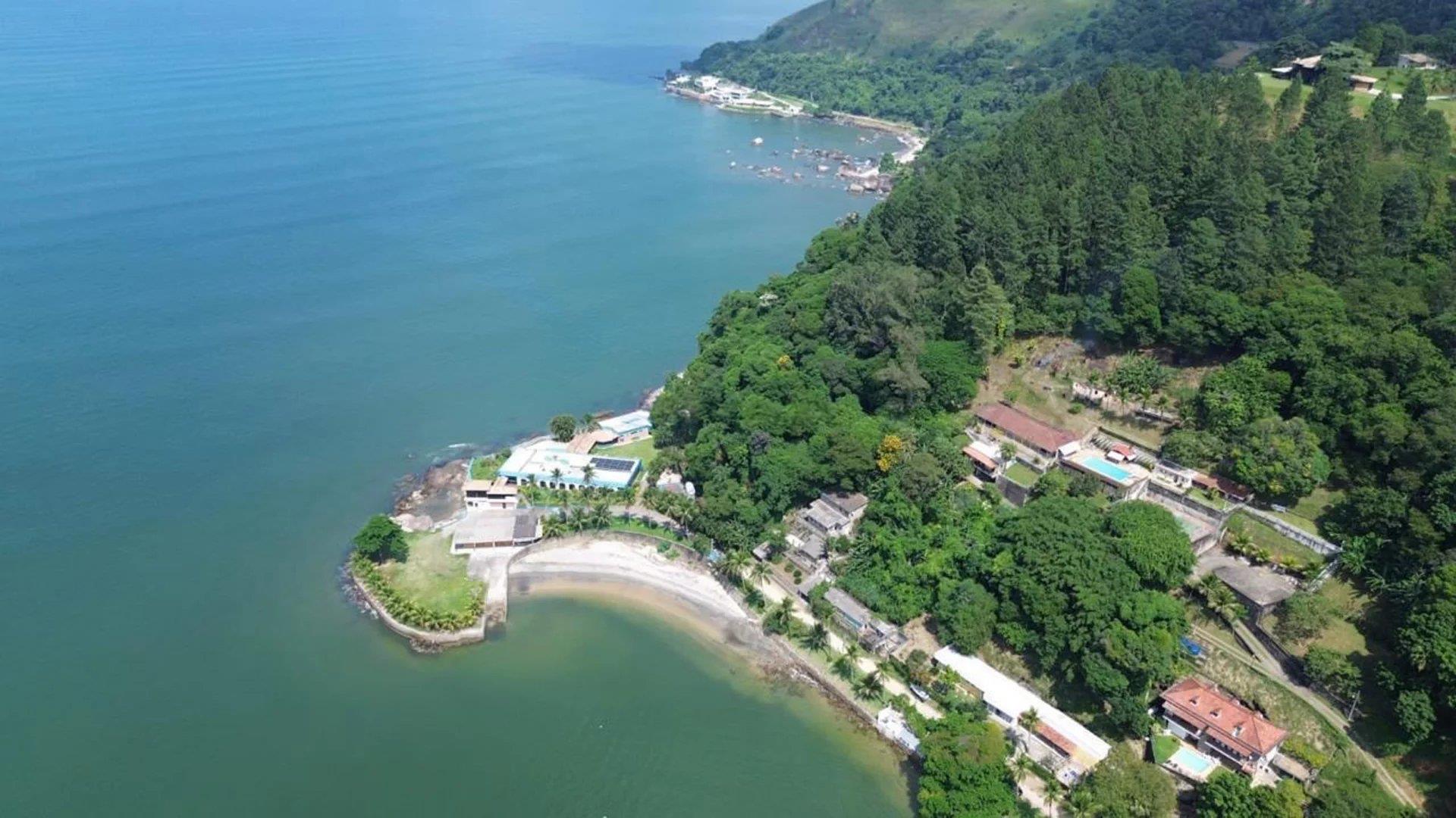 Ang104 - Beachfront Mansion in Mangaratiba