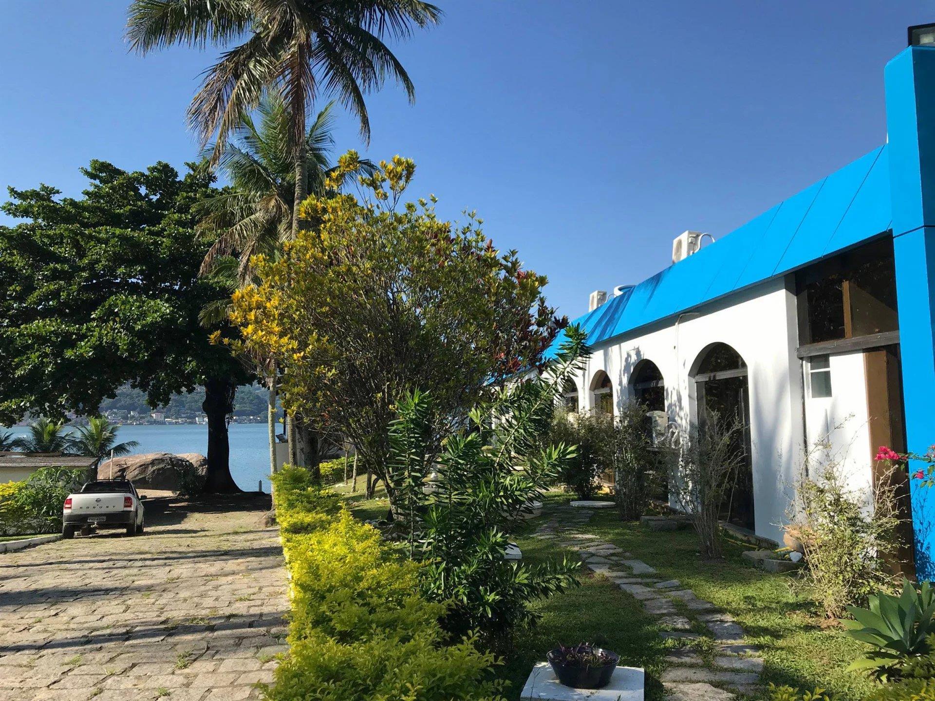 Ang104 - Beachfront Mansion in Mangaratiba