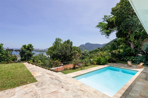 Rio219 - Casa com vista panorâmica no Jardim Botânico