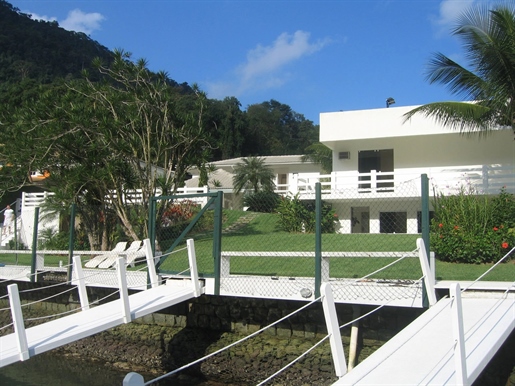 Ang033 - House in Angra dos Reis