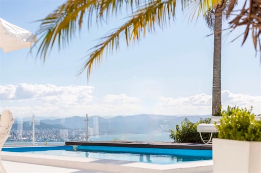 Flo578 - Luxe huis met panoramisch uitzicht in Florianópolis