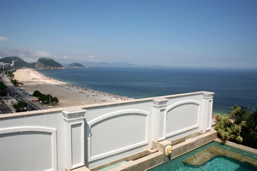 Rio168 - Magnifique penthouse triplex à Copacabana