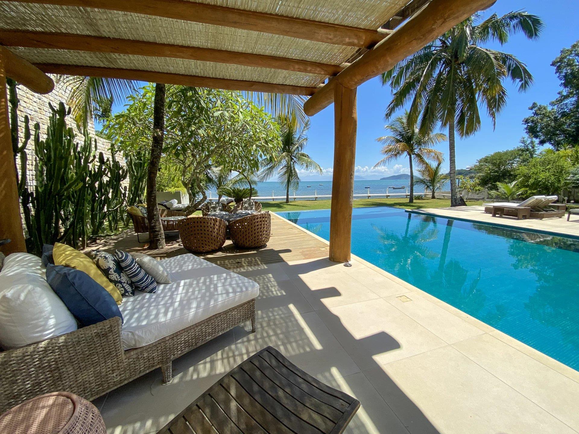 Buz014 - Stunning house on Manguinhos beach