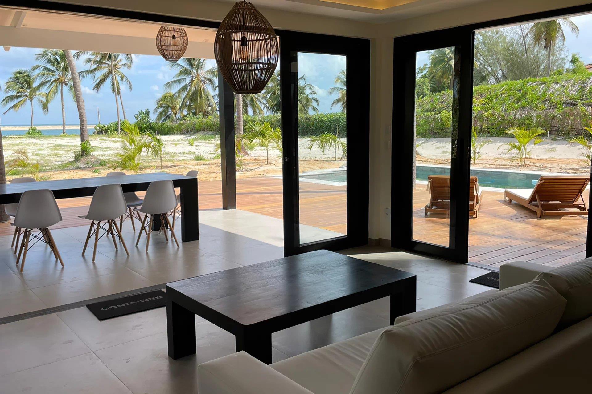 Cea062 - Beachfront 3 suites house in Itarema