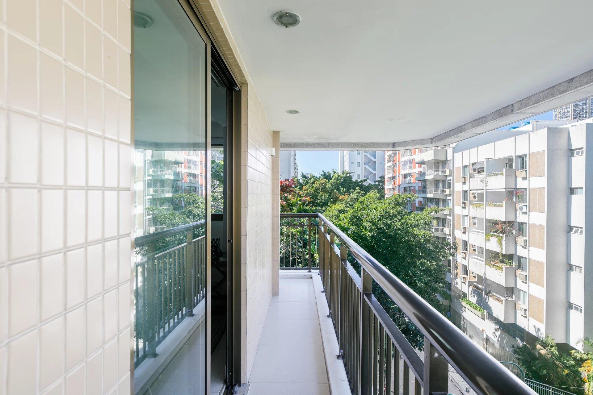 Rio281 – Duplex Apartment for Sale in Leblon