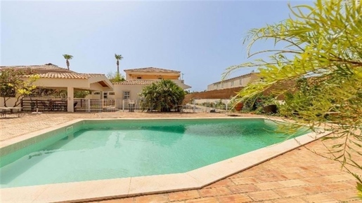 4 bedroom villa with pool - Almancil
