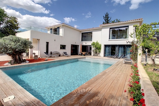 For Sale House Lorgues 7 room(s) 240 m2 - Land 3400m2 - Swimming pool - Double Car port