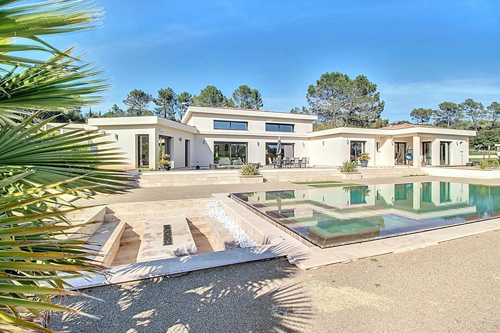 Lorgues - Exceptional contemporary villa with top-of-the-range services