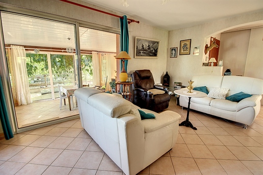 Exclusivité ! Le Luc En Provence villa de 119 m² avec Garage, Piscine, Panneaux Photovoltaiques