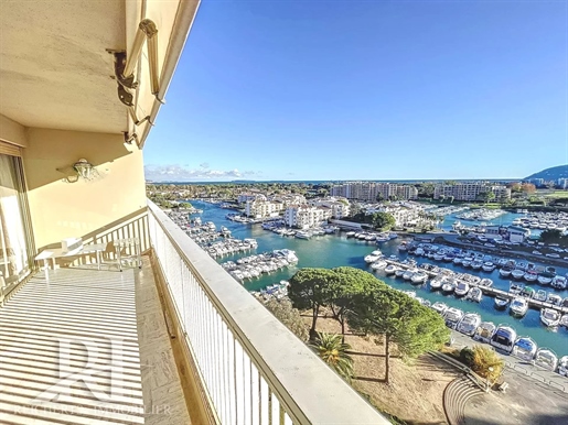Magnificent 2 bedrooms apartment of 100 Sqm panoramic sea view with garage