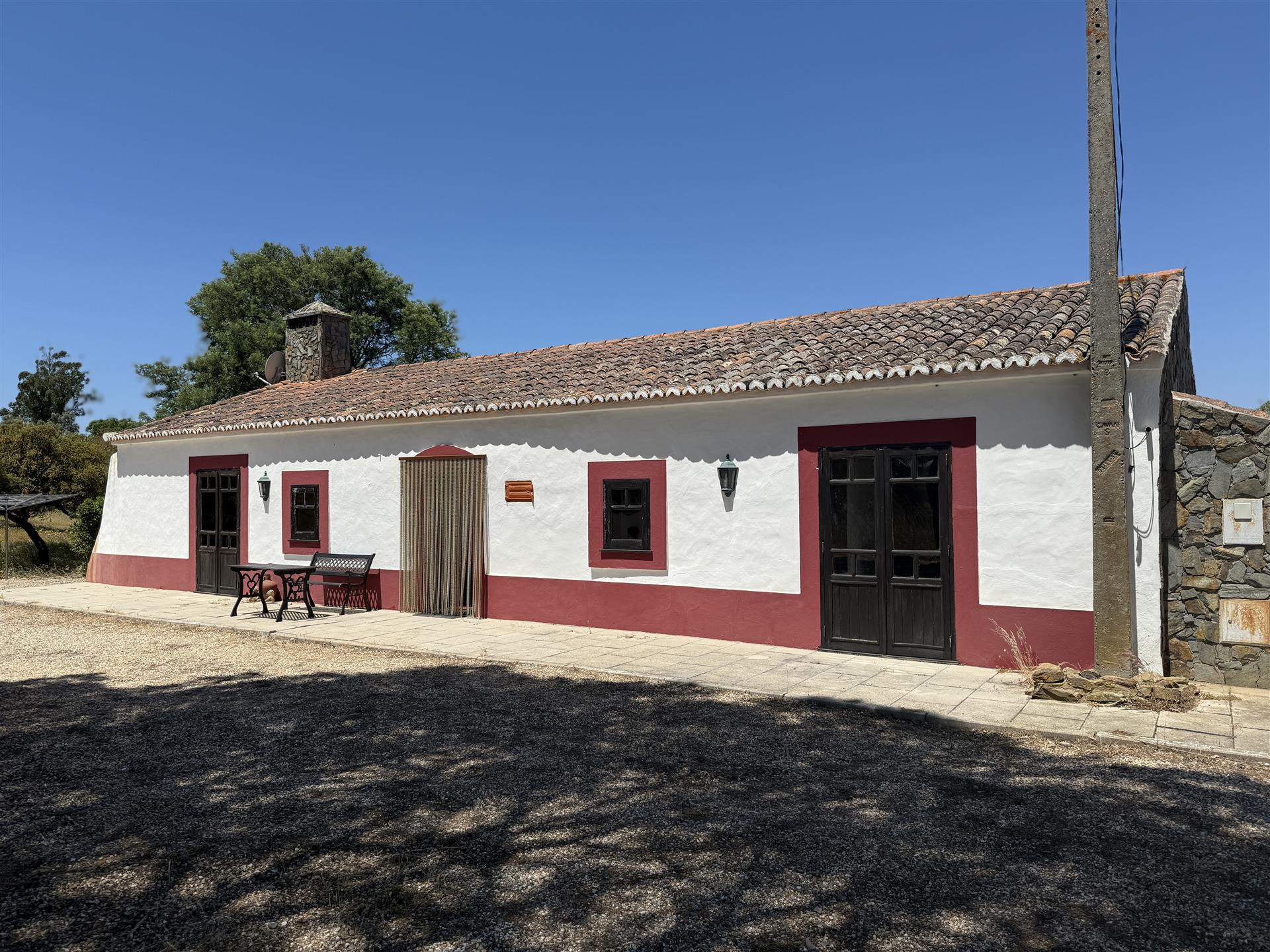 Bm171 – Spacious & Characterful 2-Bedroom Farmhouse on 4-Hectare Landscaped Estate