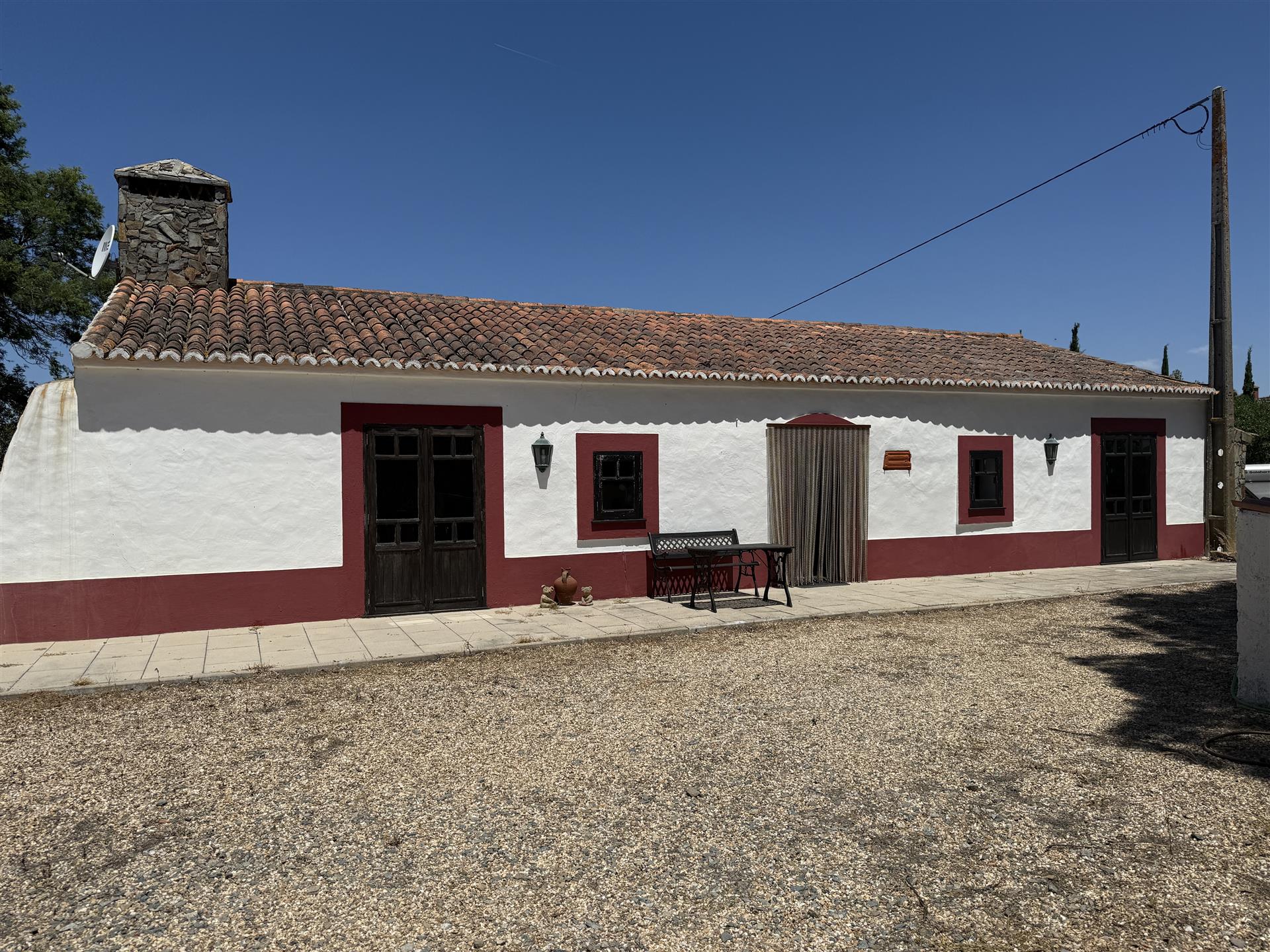 Bm171 – Spacious & Characterful 2-Bedroom Farmhouse on 4-Hectare Landscaped Estate