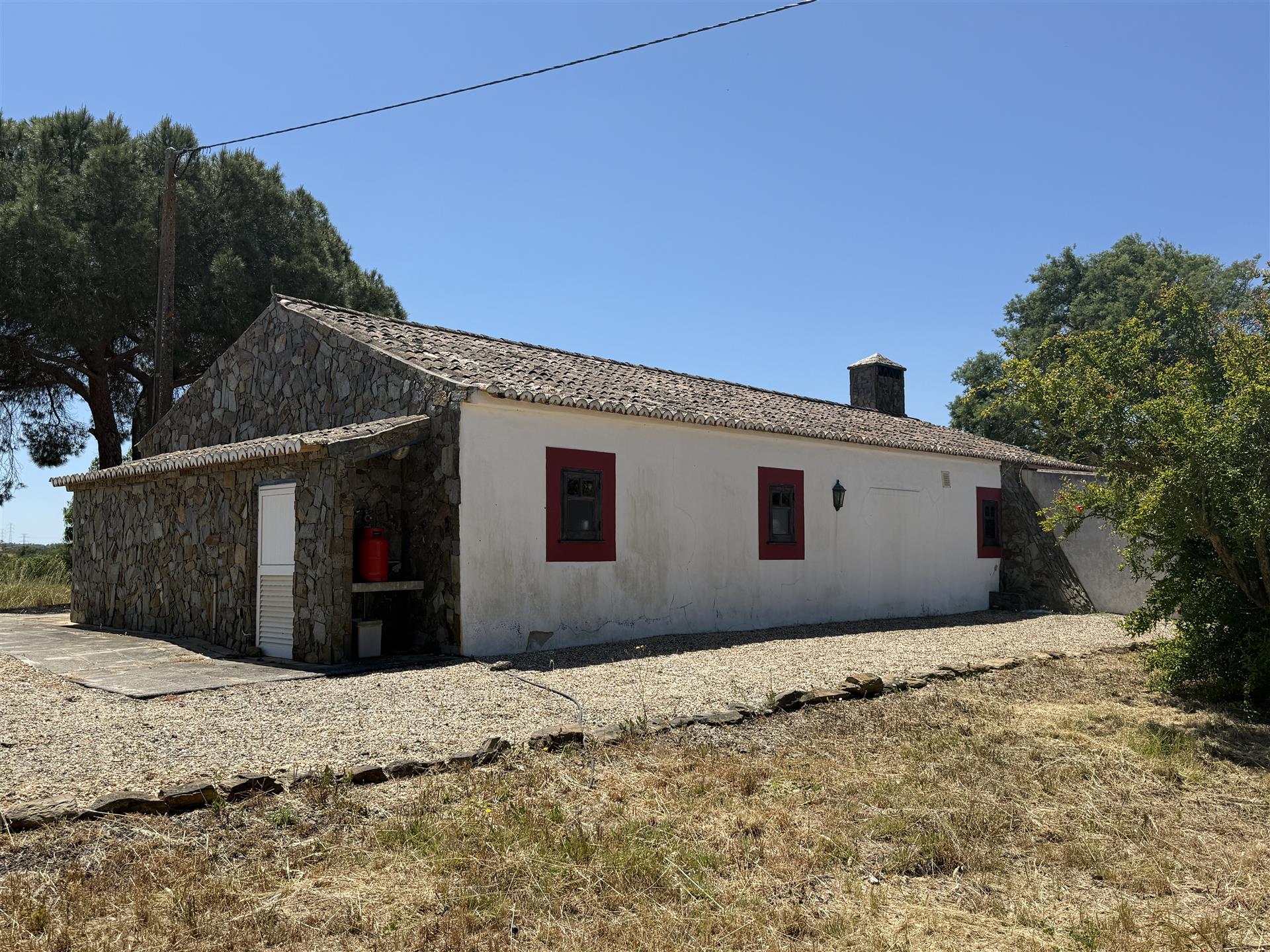 Bm171 – Spacious & Characterful 2-Bedroom Farmhouse on 4-Hectare Landscaped Estate