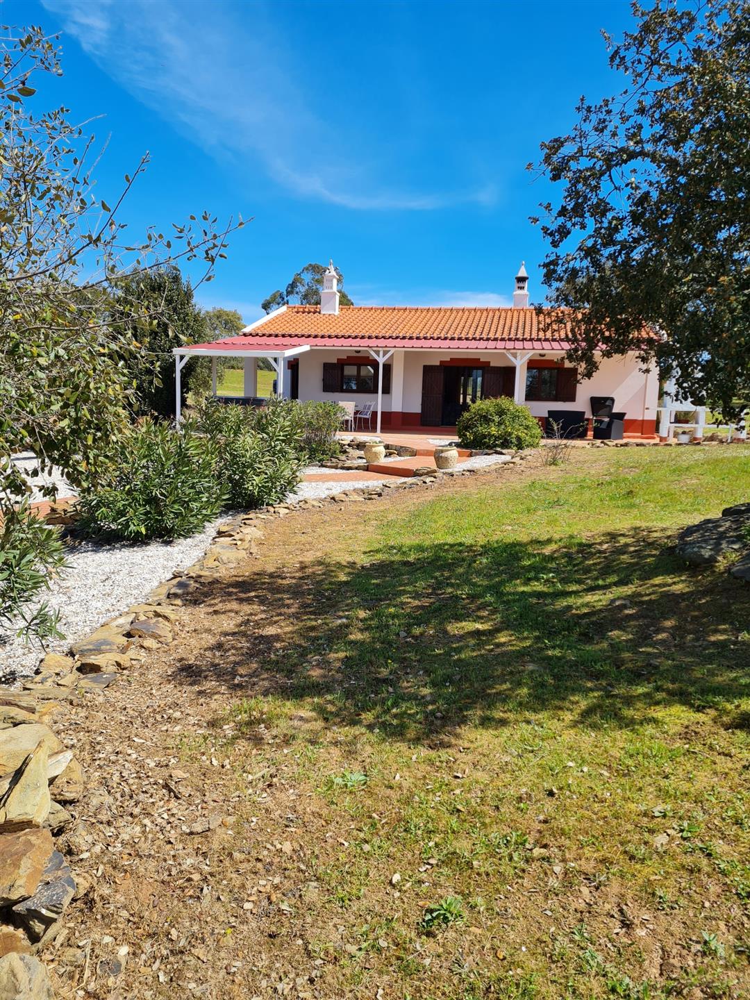 Bm 157 2 bed, with pool and land in ourique