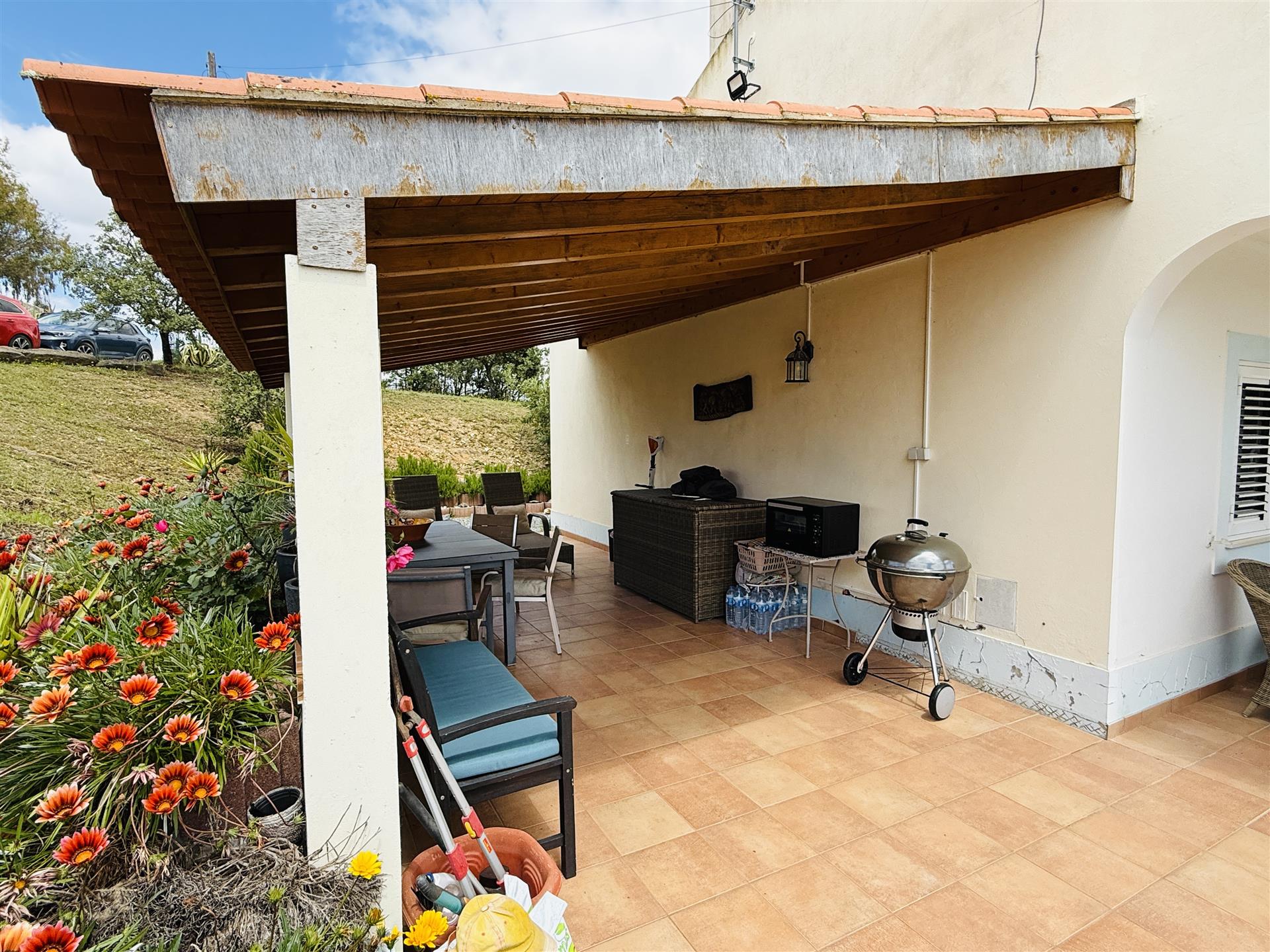 Bm170 – Propriedade Idílica com Duas Casas, Piscina Aquecida e Jardins Paisagísticos