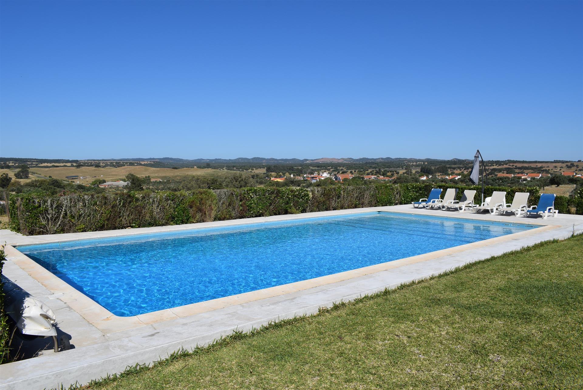 Bm173 – Elevated 4-Bedroom Villa with Private Lake & Pool on 2.5 Hectares with Panoramic Views