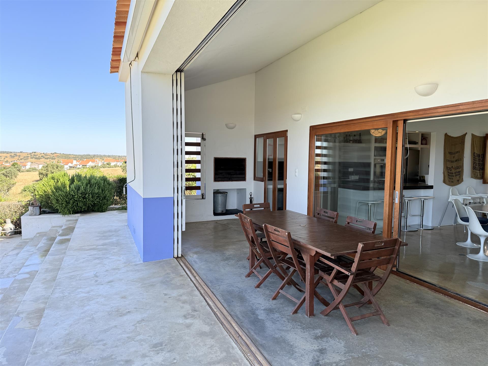 Bm173 – Elevated 4-Bedroom Villa with Private Lake & Pool on 2.5 Hectares with Panoramic Views