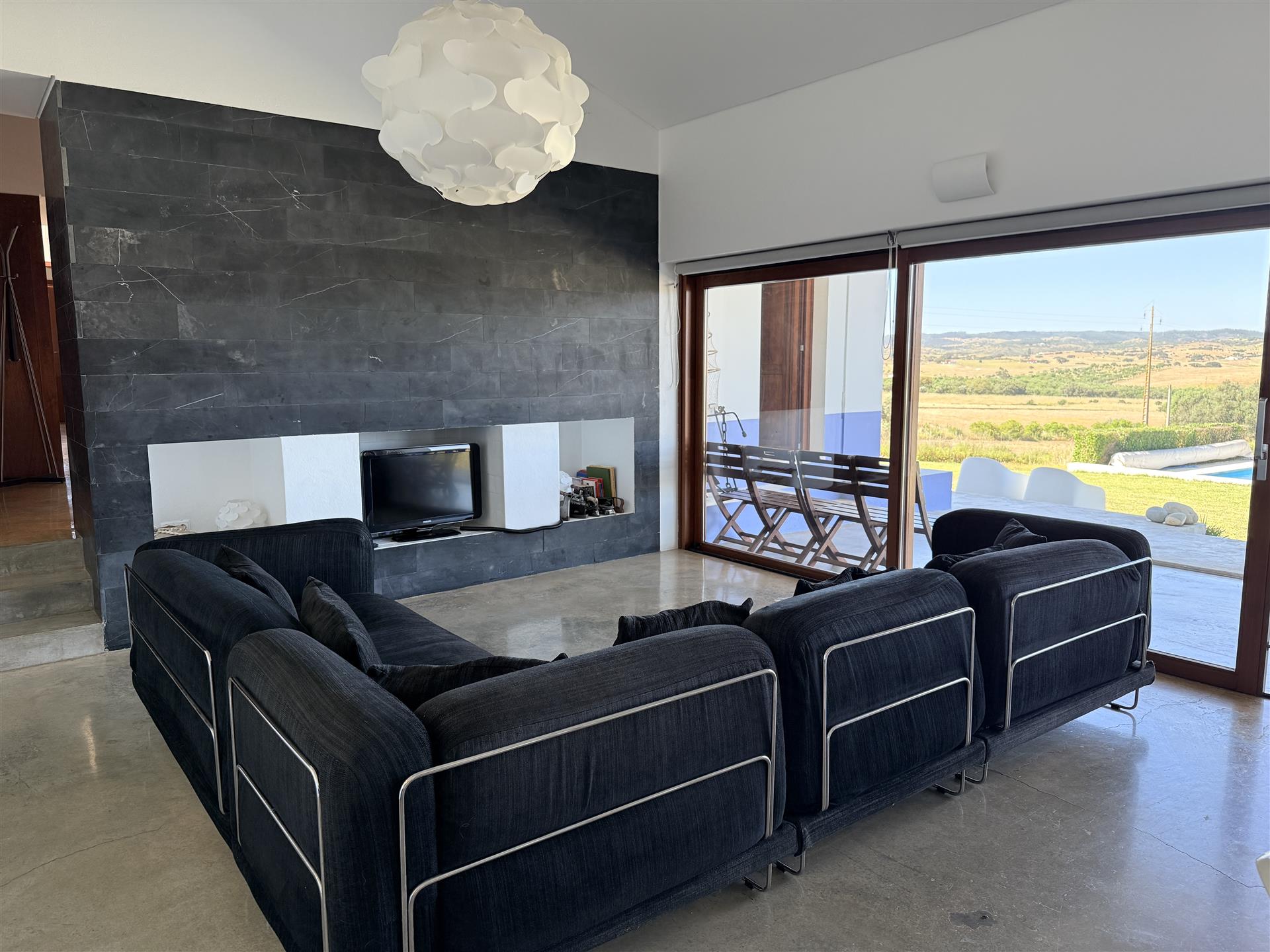 Bm173 – Elevated 4-Bedroom Villa with Private Lake & Pool on 2.5 Hectares with Panoramic Views
